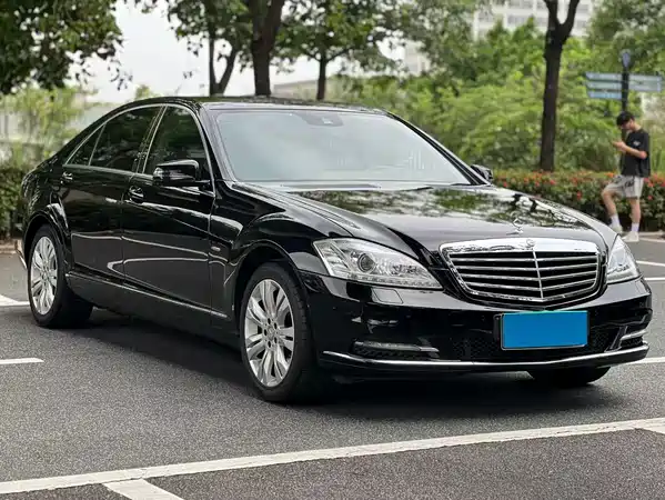 Mercedes-Benz S-Class 2012