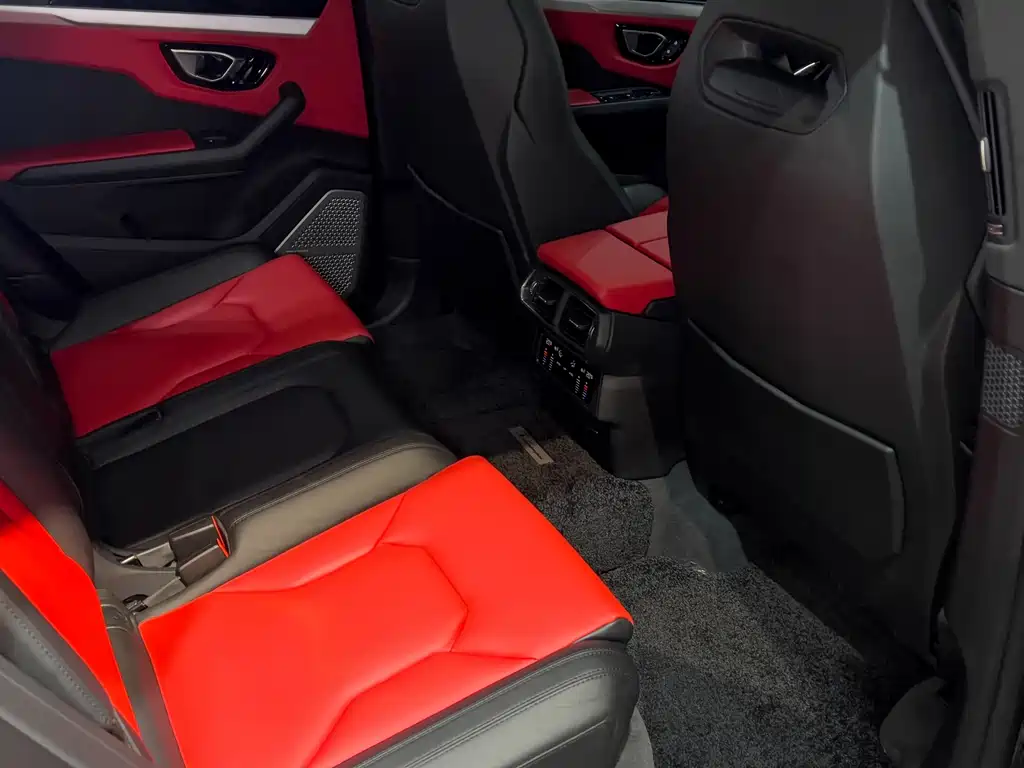 Lamborghini Urus 2019 — фото 22