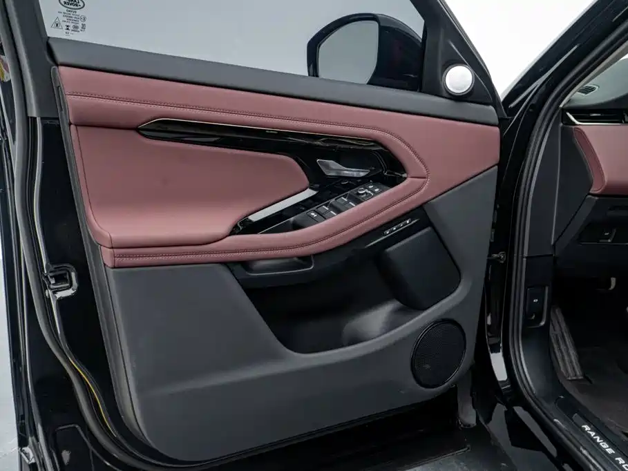 Land Rover Range Rover Evoque 2024 — фото 10