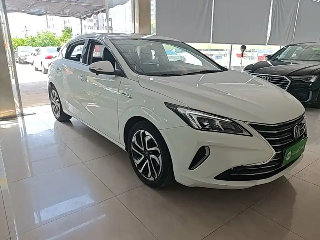 Changan Eado XT 2018 — фото 4