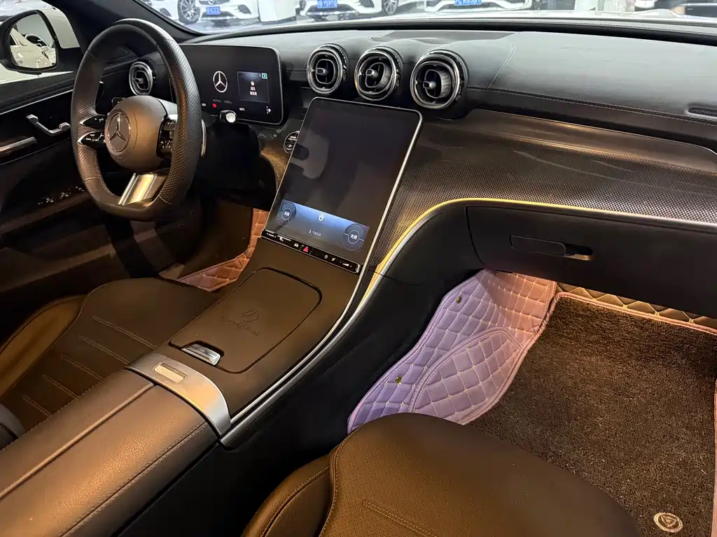 Mercedes-Benz C-Class 2024 — фото 11