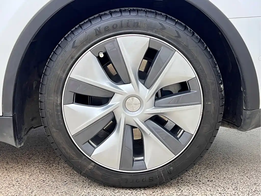 Tesla Model Y 2022 — фото 10