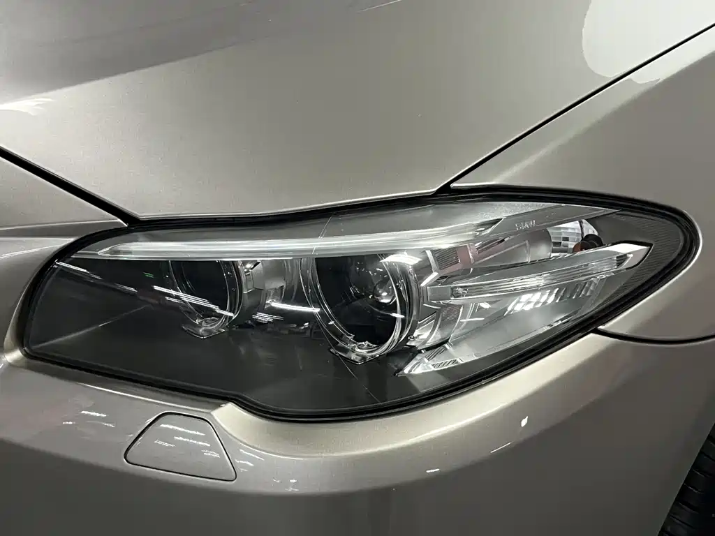 BMW 5 Series 2014 — фото 21