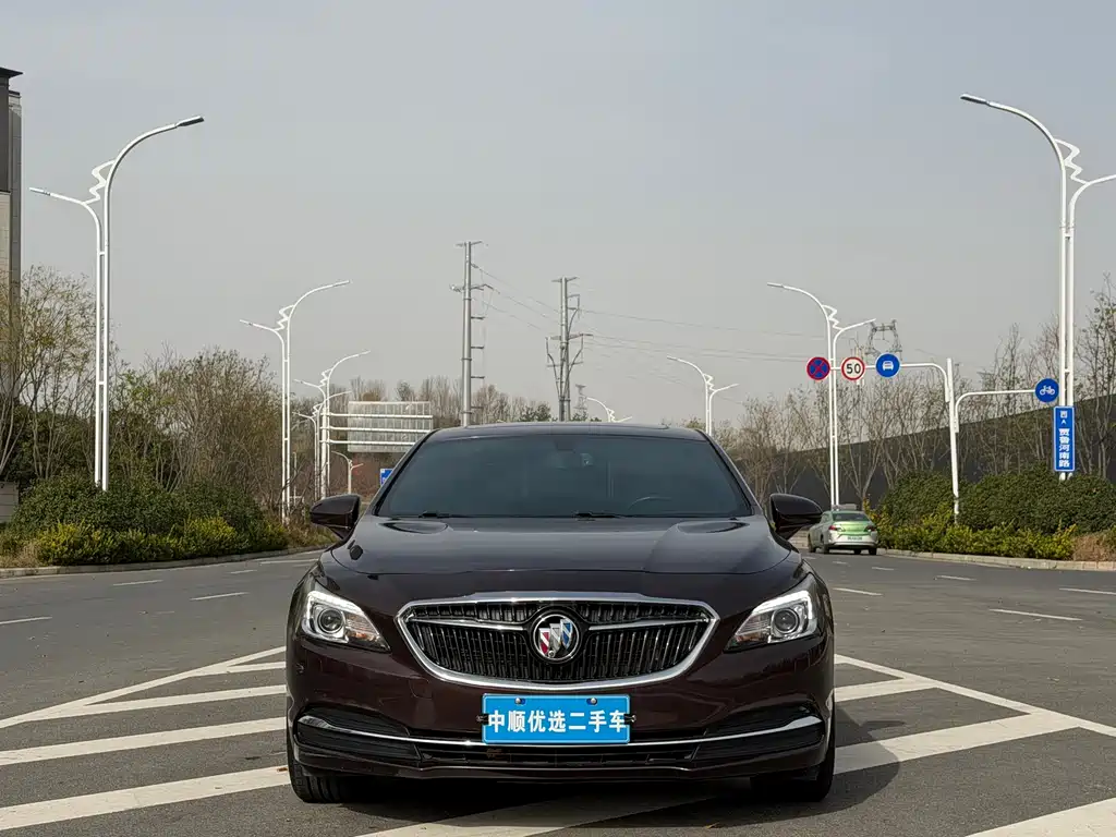 Buick LaCrosse 2017 — фото 2