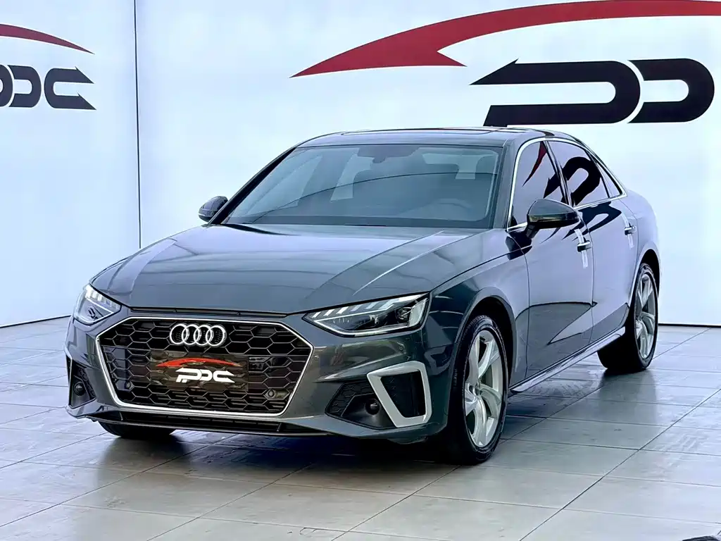 Audi A4L 2022 — фото 1