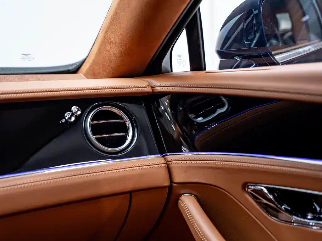 Bentley Flying Spur 2021 — фото 9
