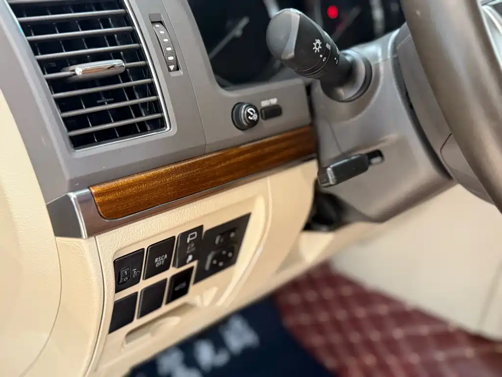 Toyota Land Cruiser 2018 — фото 8
