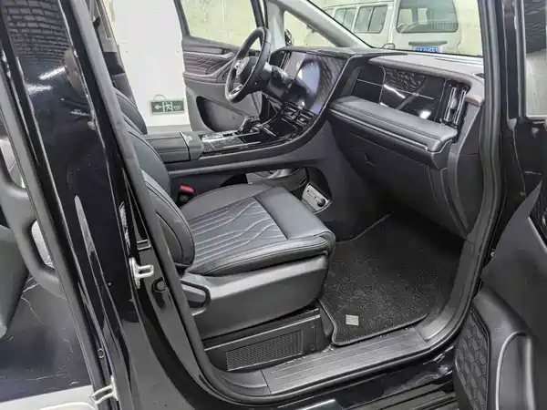 GAC Trumpchi M8 2025