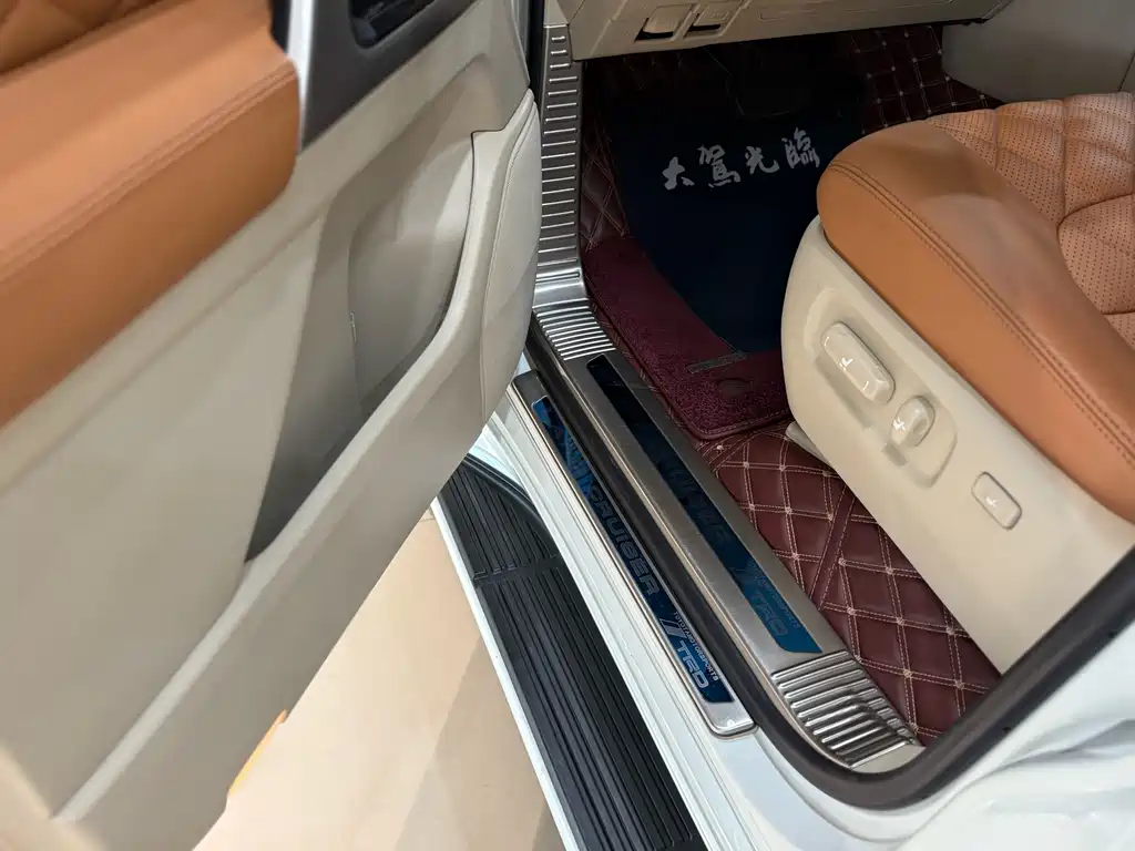 Toyota Land Cruiser 2018 — фото 22
