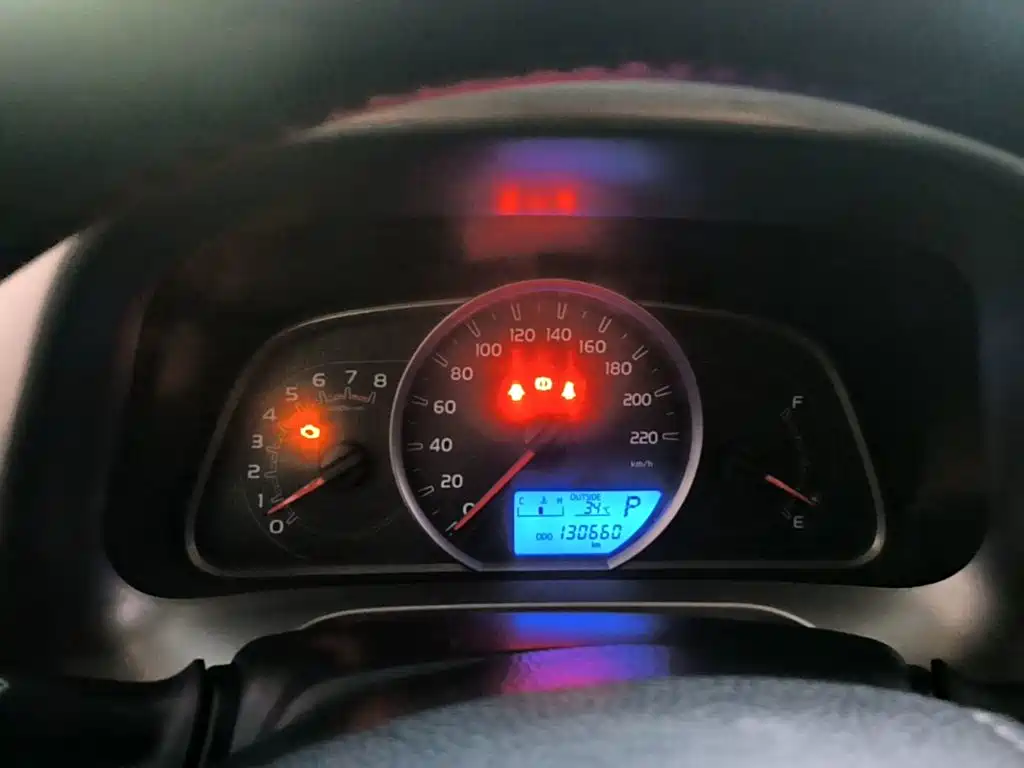 Toyota RAV4 2015 — фото 12