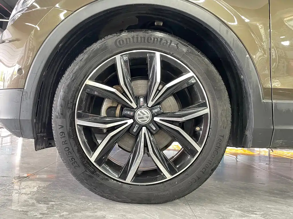 Volkswagen Tiguan L 2017 — фото 15