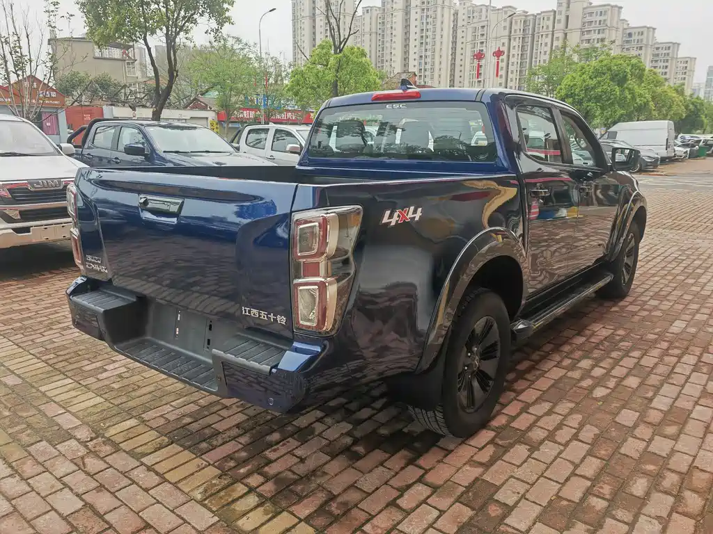 Isuzu D-MAX — фото 4