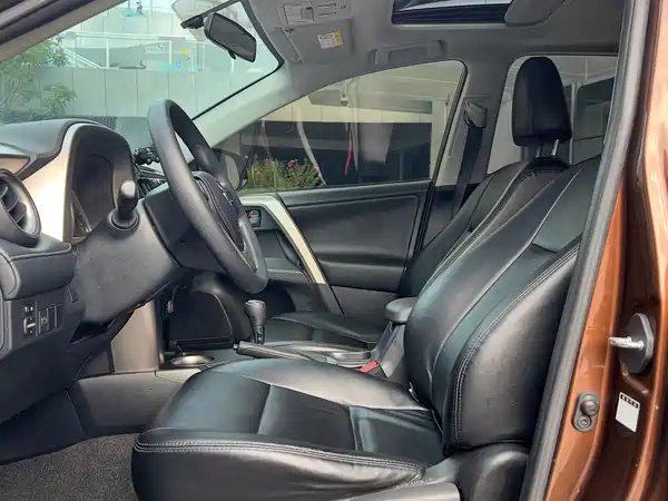 Toyota RAV4 2015