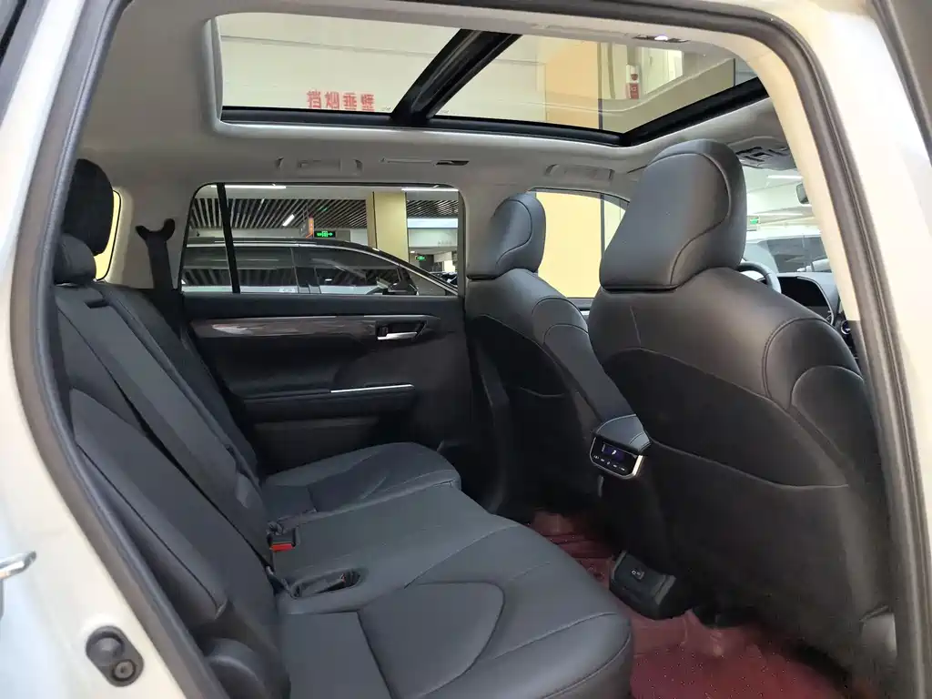 Toyota Highlander 2025