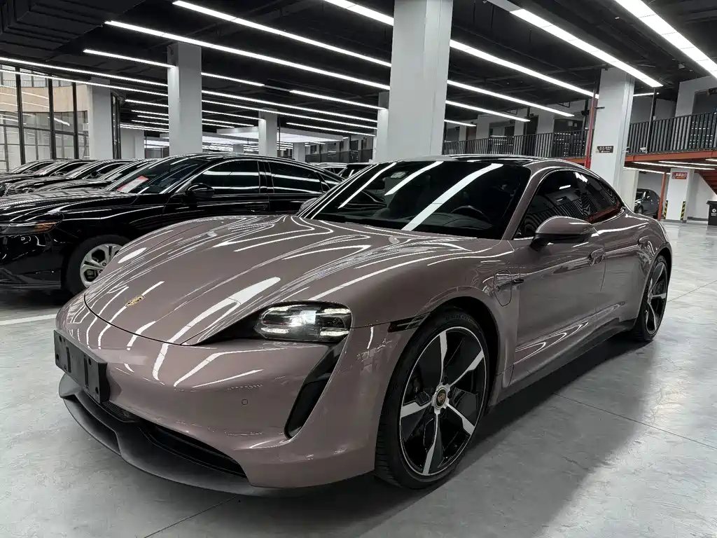 Porsche Taycan 2021