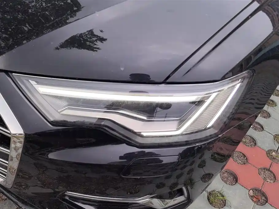 Audi A6L 2022
