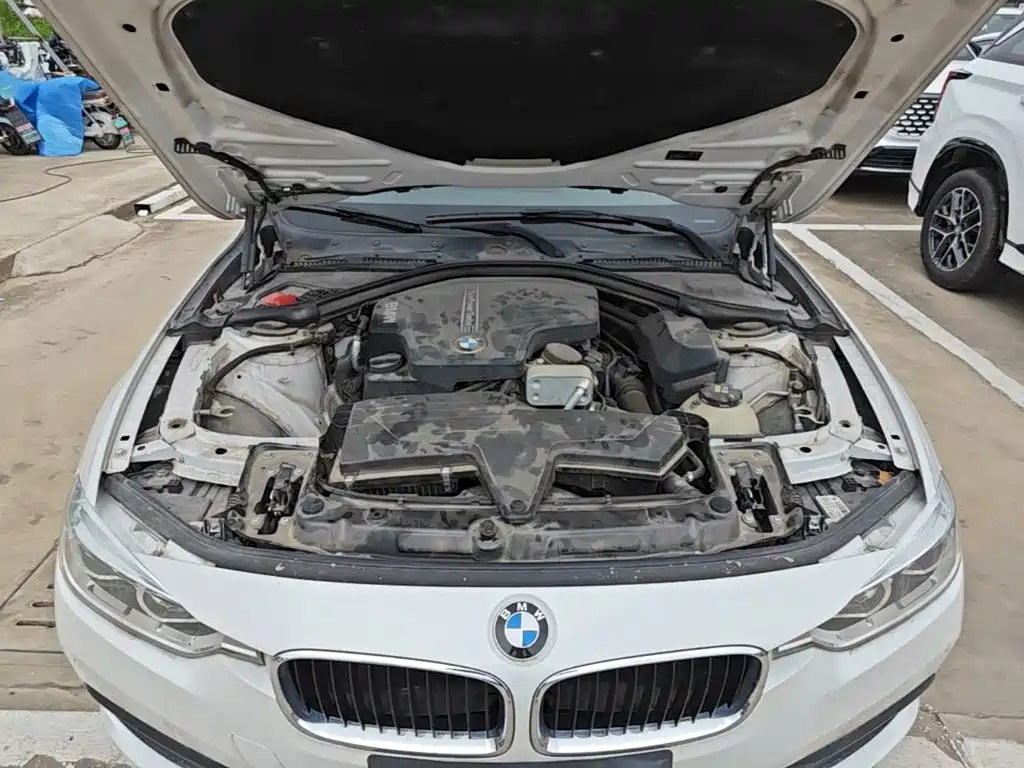 BMW 3 Series 2016 — фото 20