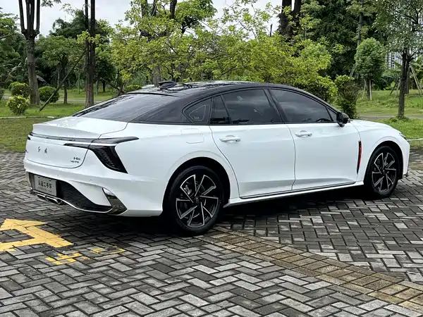 Hongqi H6 2025