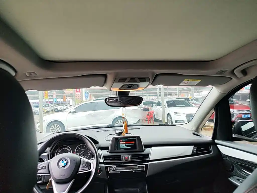 BMW 2 Series Station Wagon 2018 — фото 18