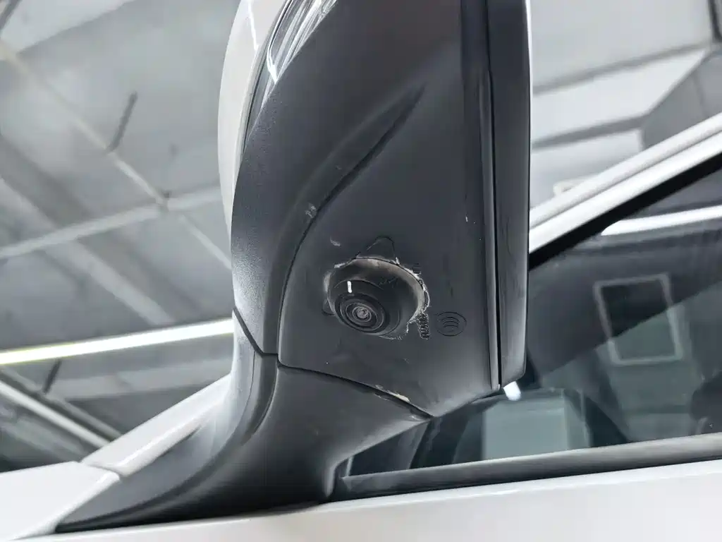 Volkswagen T-Roc 2023 — фото 17
