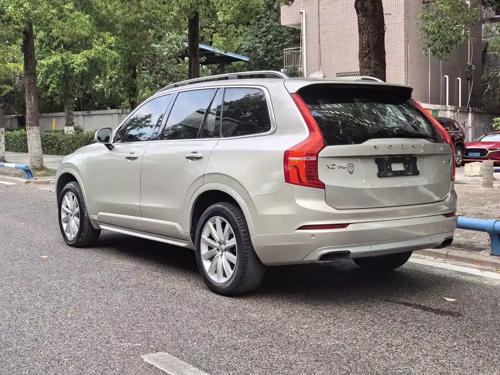 Volvo XC90 2017 — фото 7