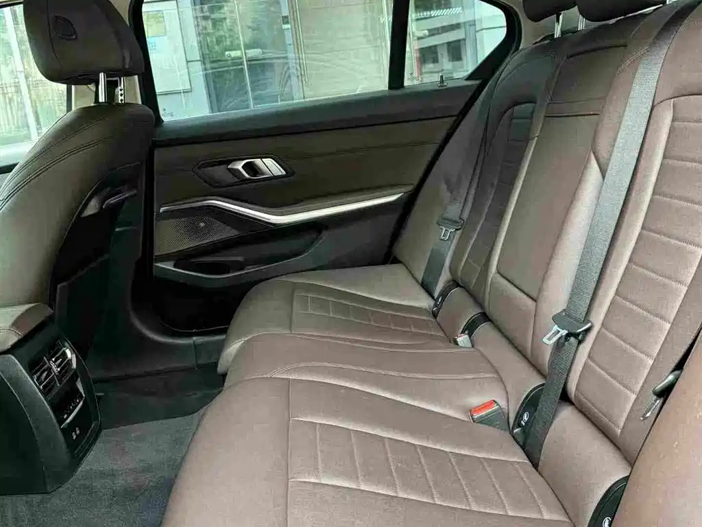 BMW 3 Series 2021 — фото 10