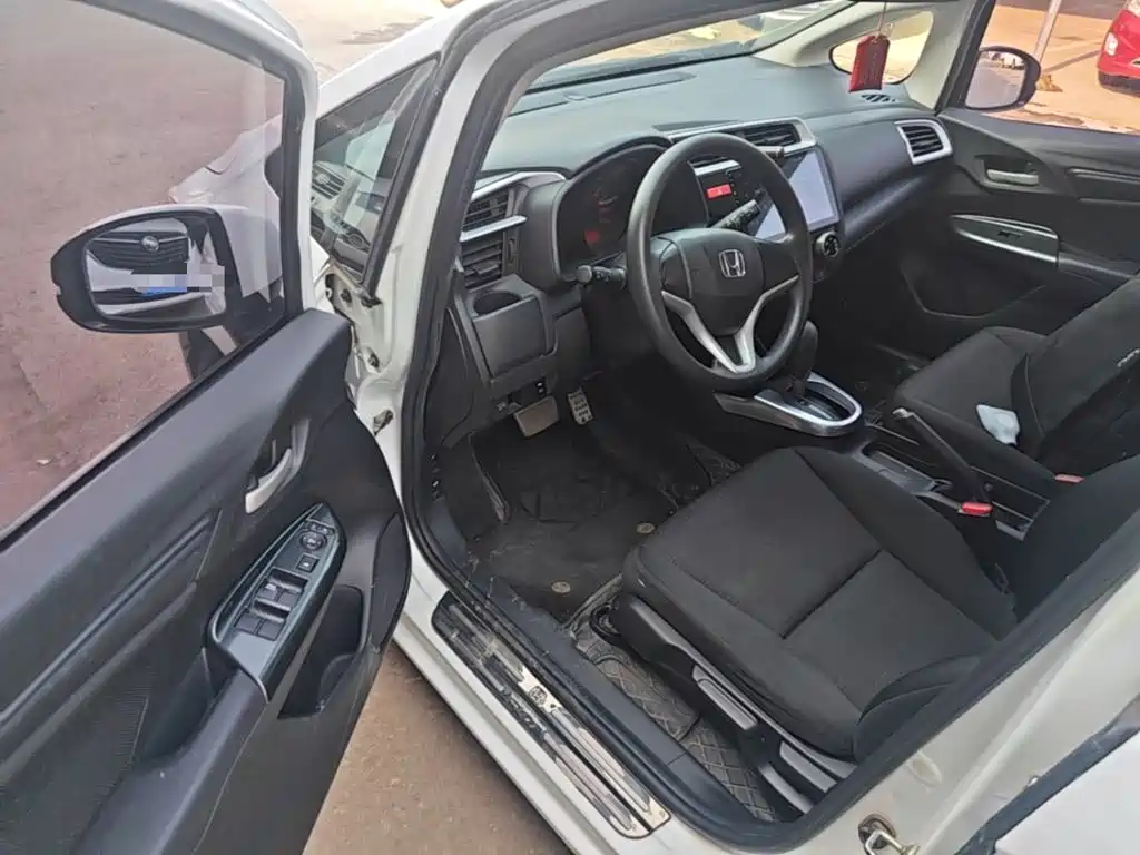 Honda Fit 2015 — фото 16