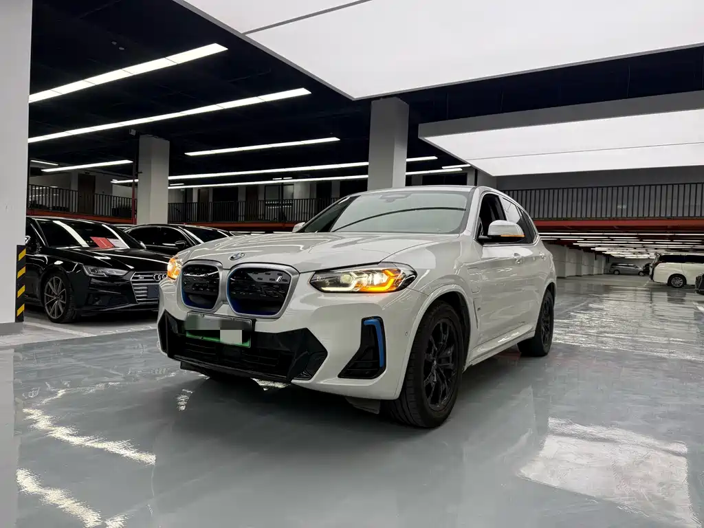BMW iX3 2022 — фото 1