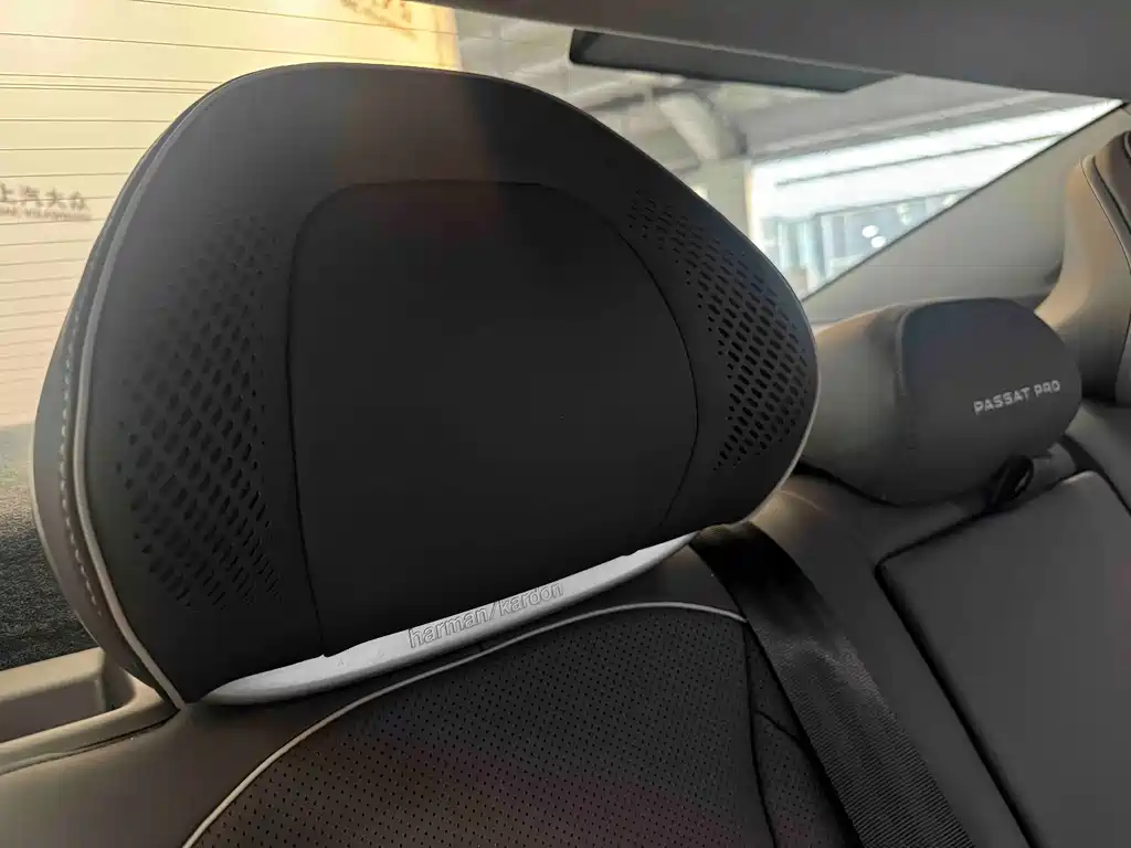 Volkswagen Passat 2024