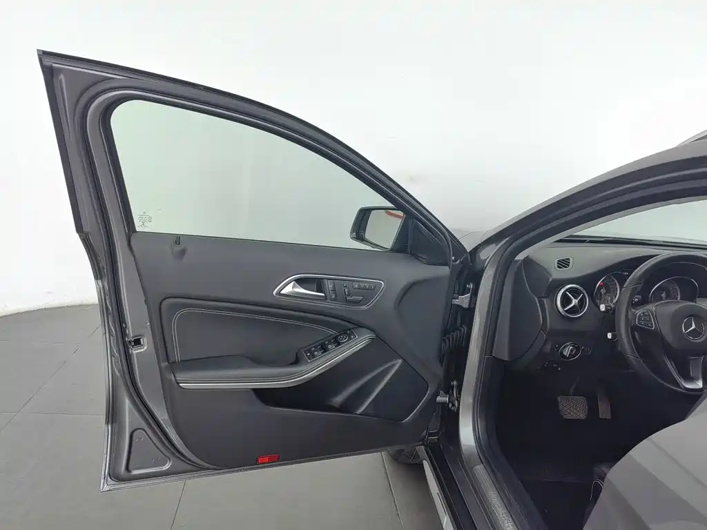 Mercedes-Benz GLA 2017 — фото 8