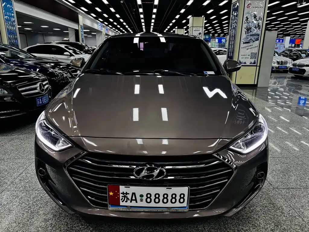 Hyundai Elantra 2016 — фото 2