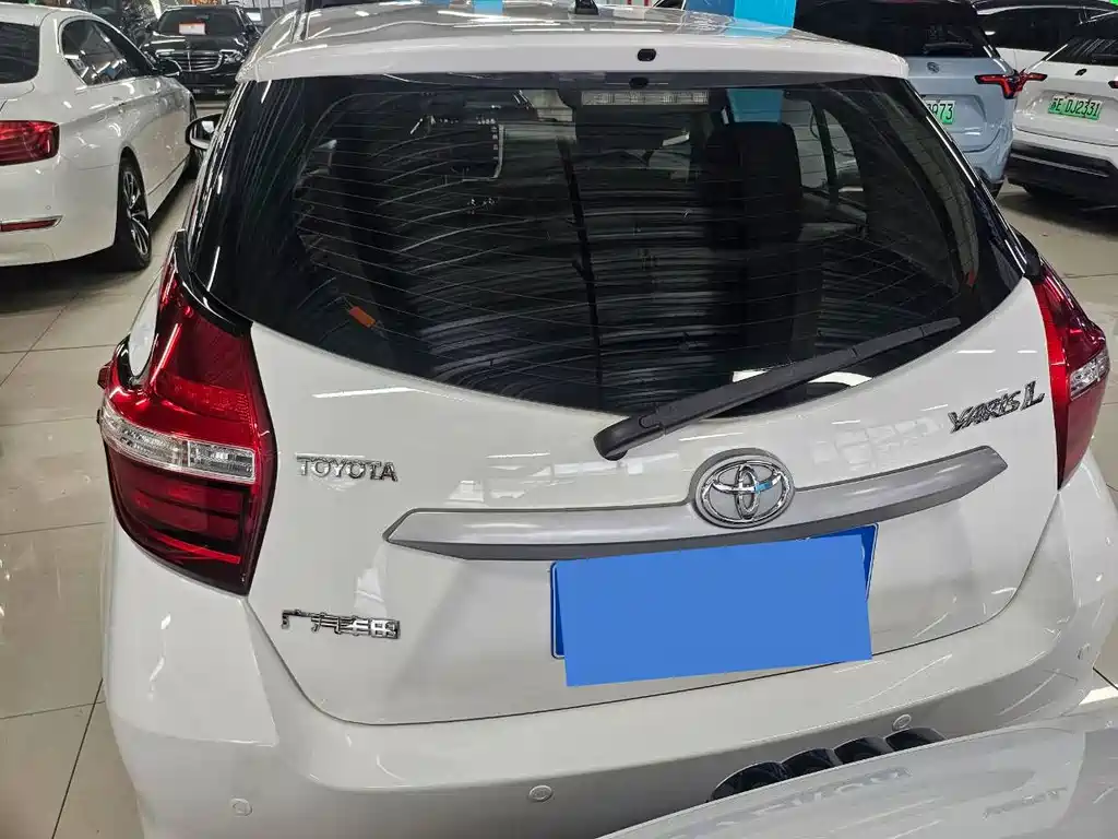 Toyota Yaris L 2020