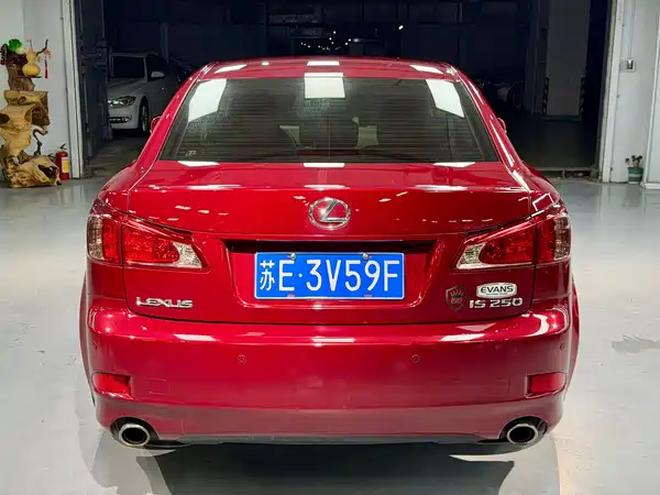 Lexus IS 2012
