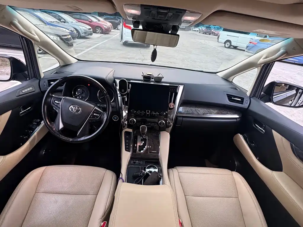 Toyota Alphard 2021 — фото 6