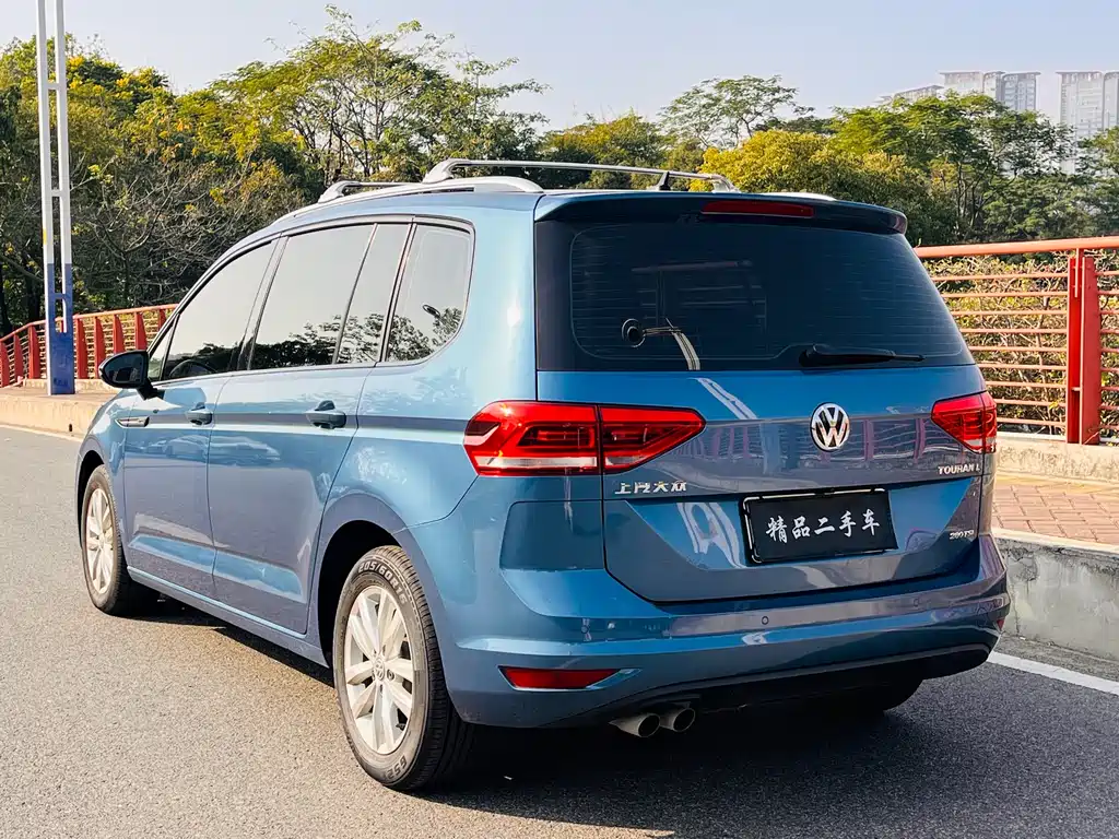 Volkswagen Touran 2020 — фото 16