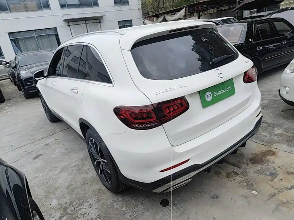 Mercedes-Benz GLC 2023