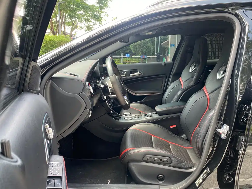 Mercedes-Benz GLA AMG 2020 — фото 8