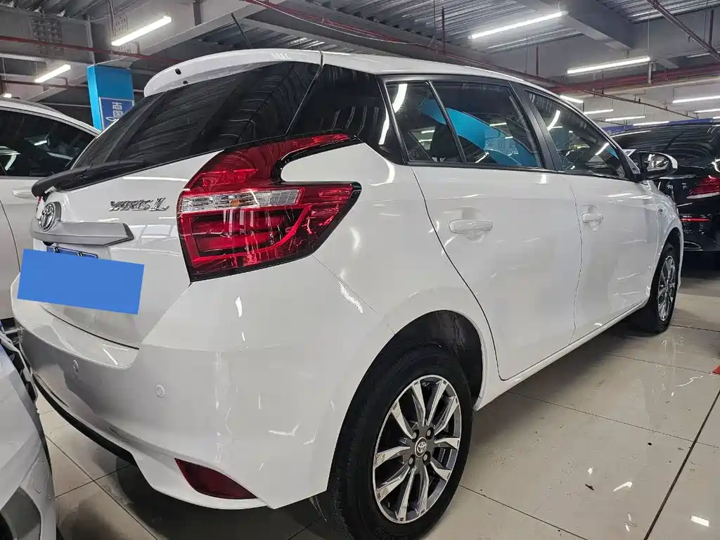 Toyota Yaris L 2020
