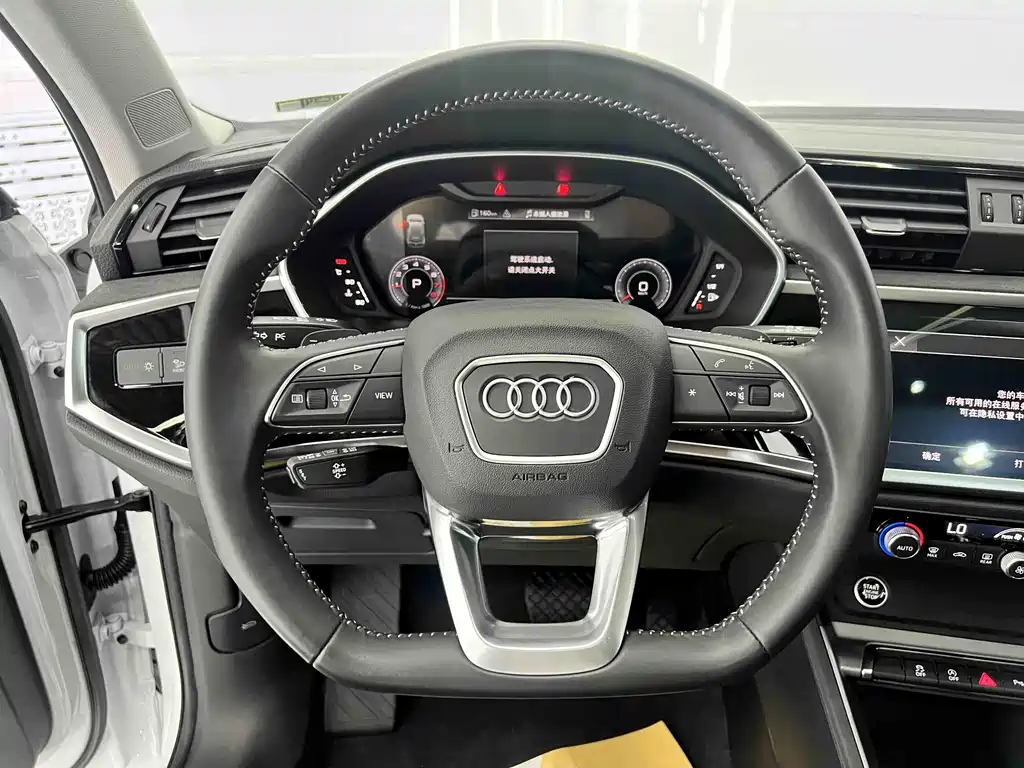 Audi Q3 2022 — фото 13