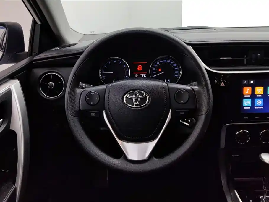 Toyota Corolla 2018 — фото 15
