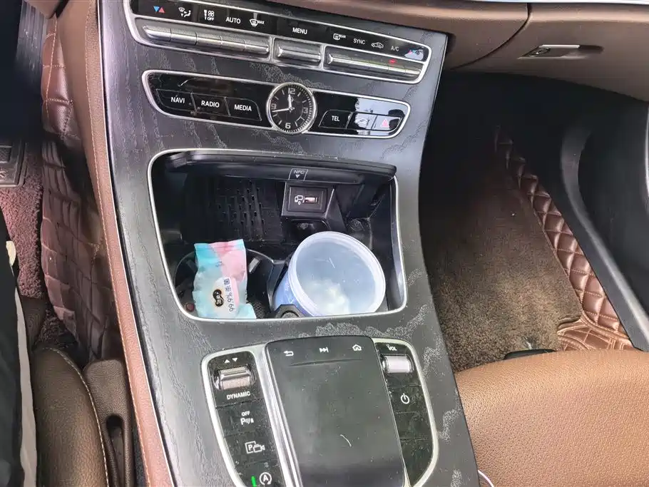 Mercedes-Benz E-Class 2019 — фото 16