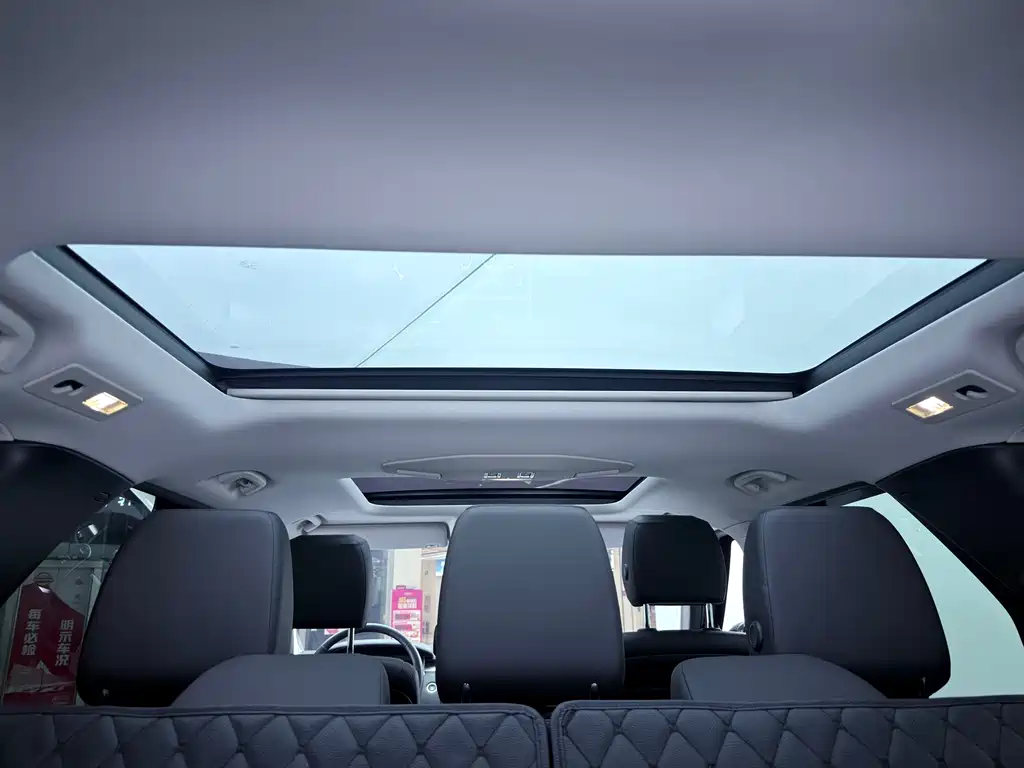 Land Rover Discovery 2020 — фото 11