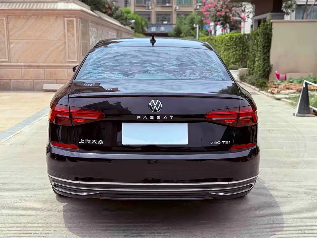 Volkswagen Passat 2021 — фото 10