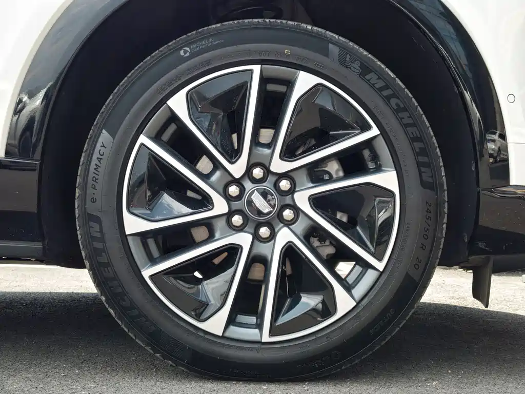 Cadillac IQ Aoge 2024 — фото 10
