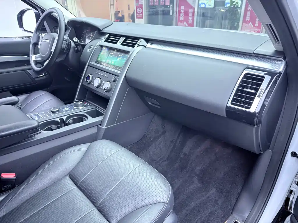 Land Rover Discovery 2020 — фото 12