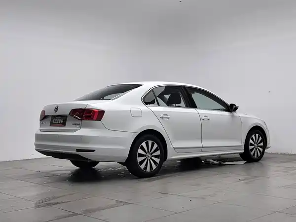 Volkswagen Sagitar 2018
