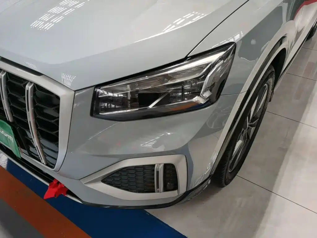Audi Q2L 2023 — фото 24