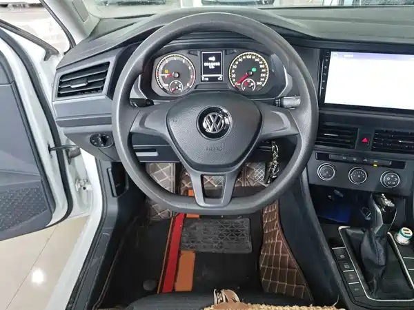 Volkswagen Sagitar 2019