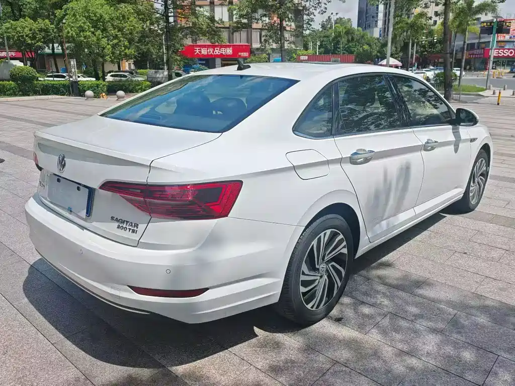 Volkswagen Sagitar 2022