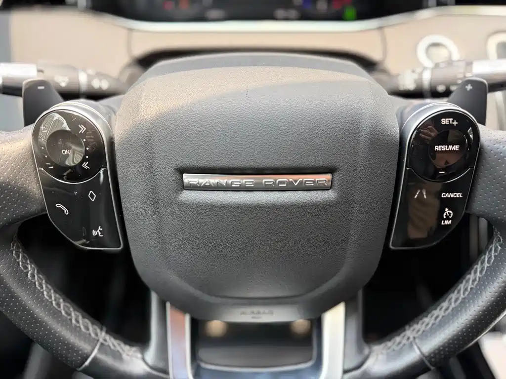Land Rover Range Rover Evoque 2021 — фото 9